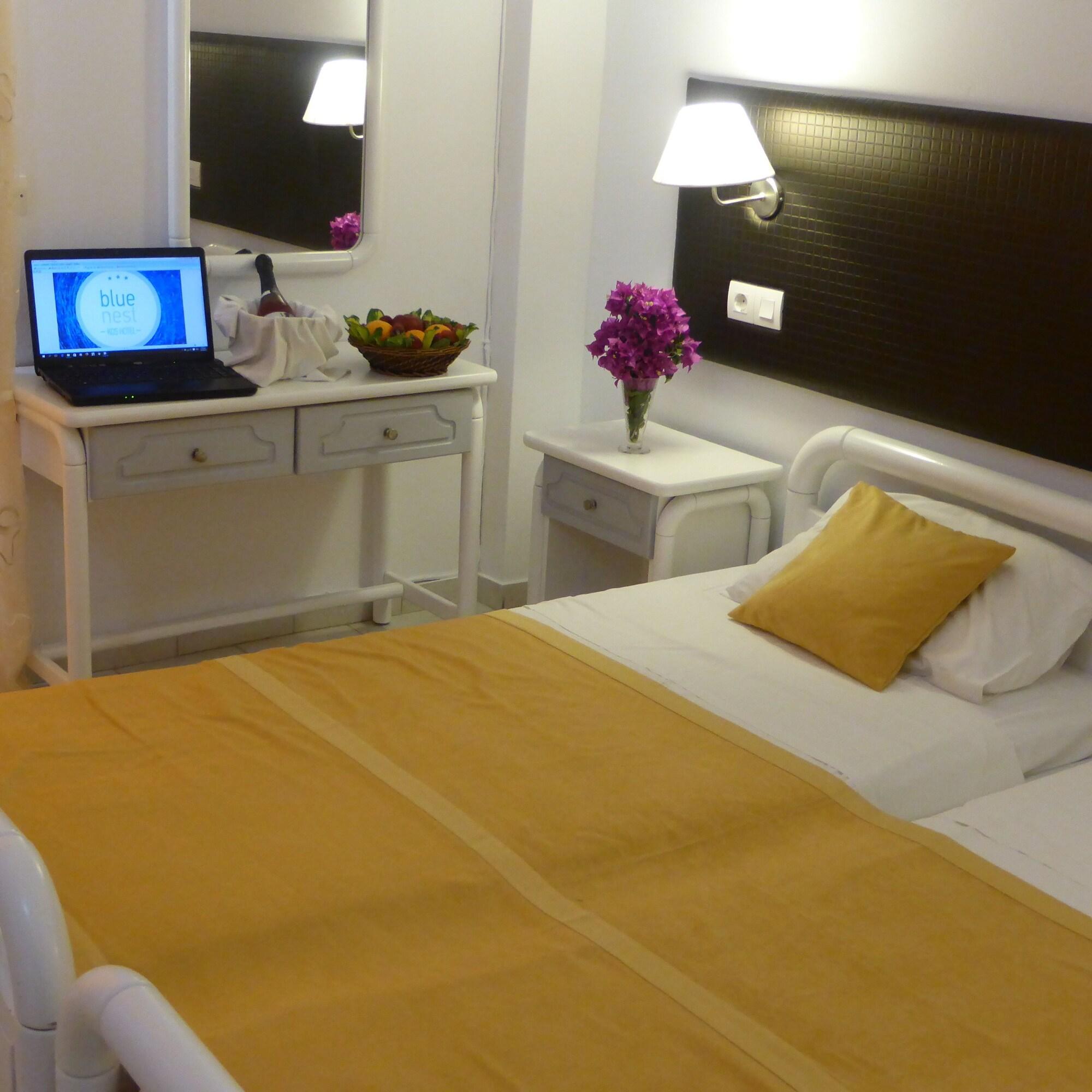 Blue Nest Hotel ตีกากี ภายนอก รูปภาพ