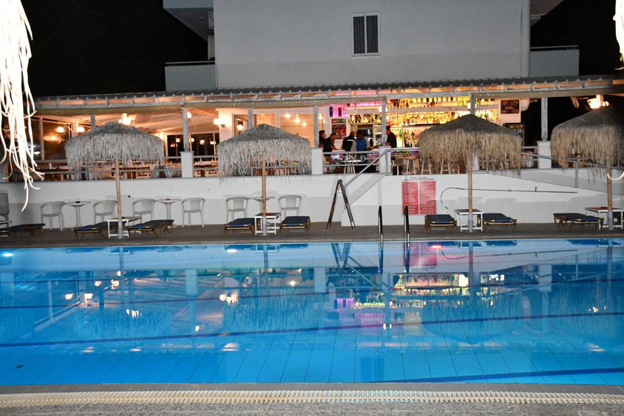Blue Nest Hotel ตีกากี ภายนอก รูปภาพ