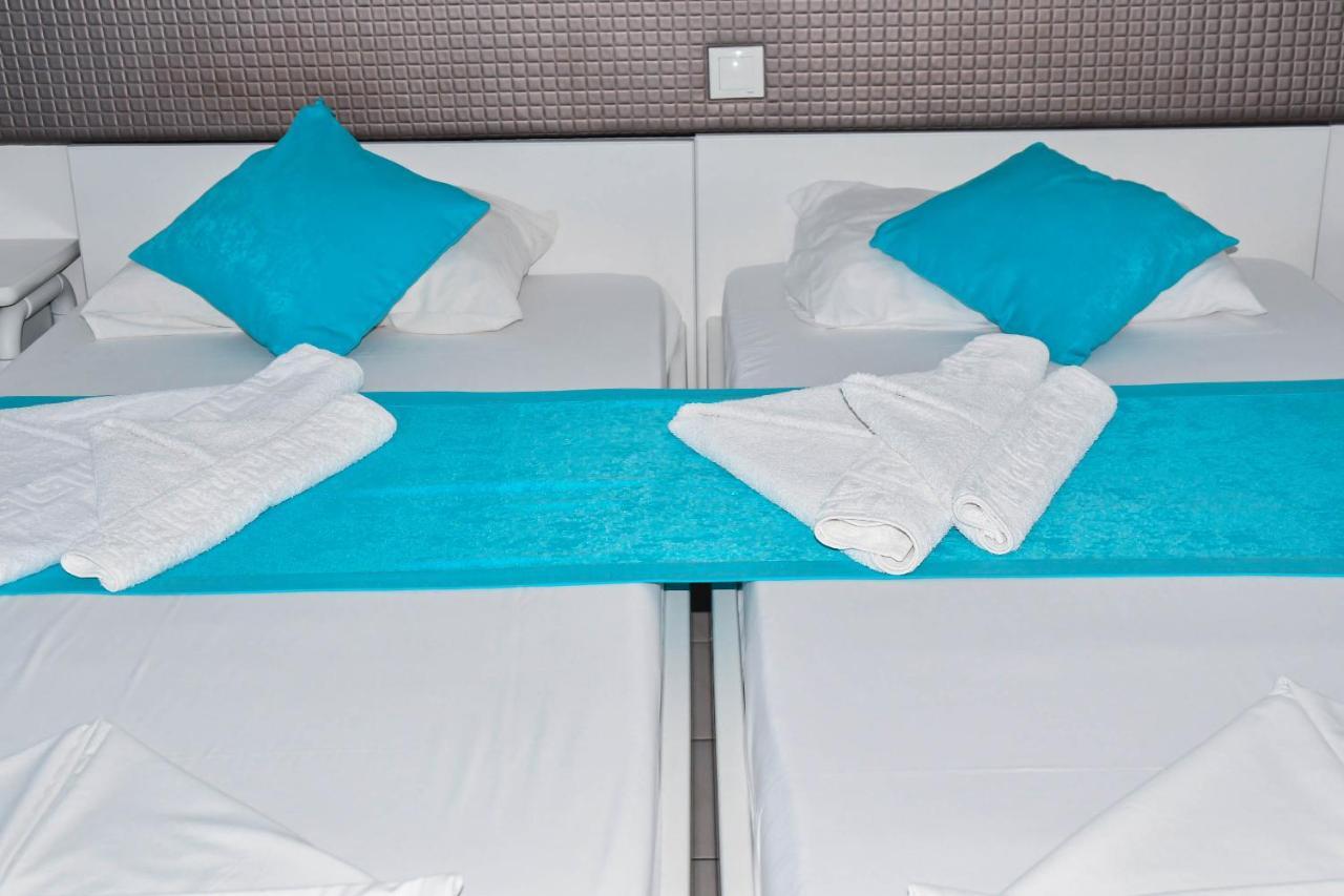 Blue Nest Hotel ตีกากี ภายนอก รูปภาพ