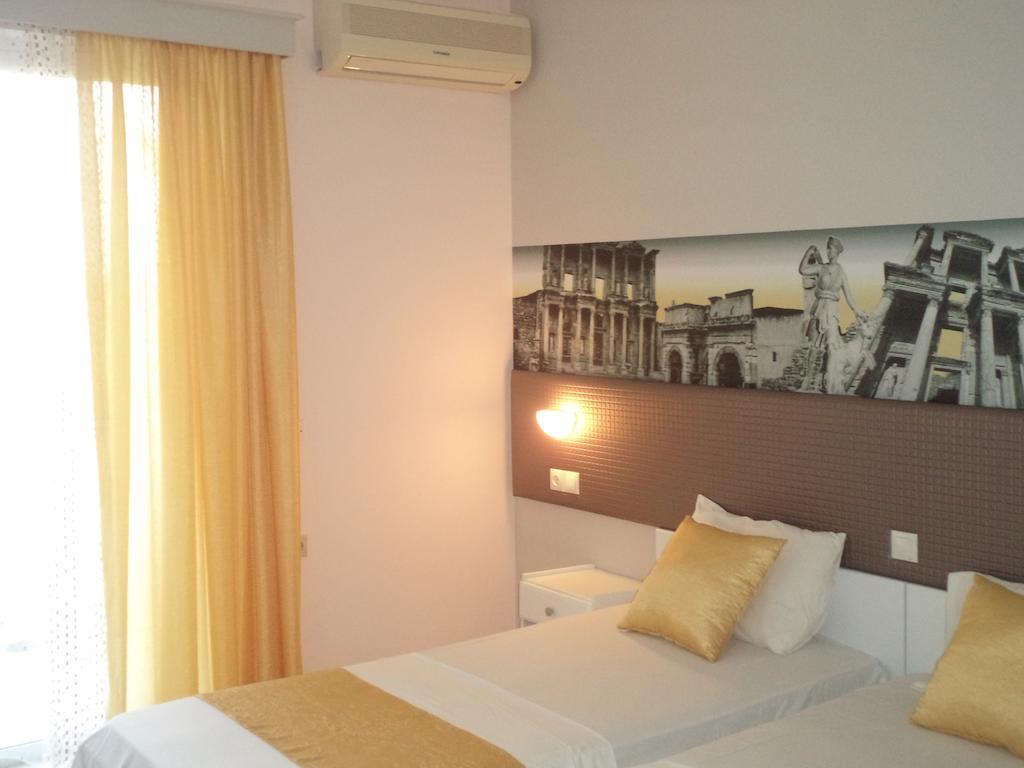 Blue Nest Hotel ตีกากี ภายนอก รูปภาพ
