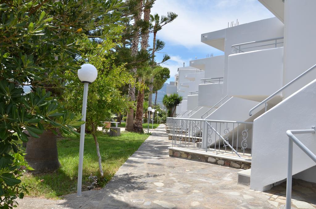 Blue Nest Hotel ตีกากี ภายนอก รูปภาพ