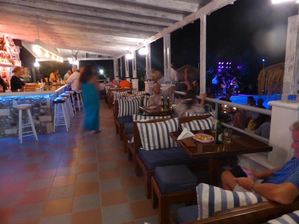 Blue Nest Hotel ตีกากี ภายนอก รูปภาพ